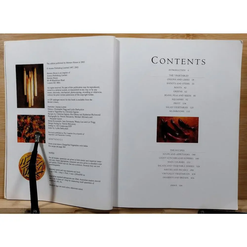 Vegetarian and Vegetable Cooking‎ by Christine Ingram - Paperback Cookbook